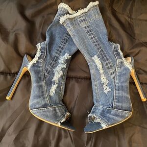 Herstyle: Size 6 Denim Heels